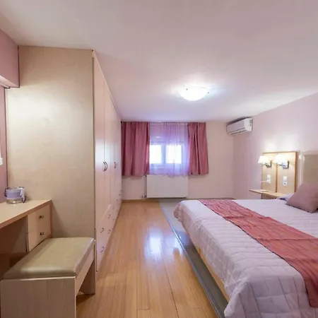Apartment Platon In
